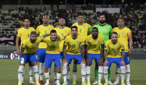 Brasil enfrenta a Colômbia na noite deste domingo