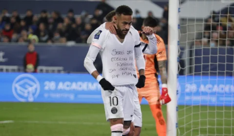 Após gol, Neymar homenageia Marília Mendonça: ‘Eterno fã’