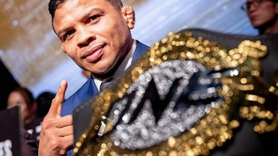 Luta pelo cinturão dos galos entre amazonense Bibiano Fernandes e John Lineker é cancelada