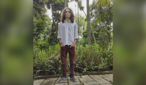 Velório de adolescente que desapareceu em ônibus levado por temporal em Petrópolis-RJ é marcado por emoção: ‘Encontrei meu filho’