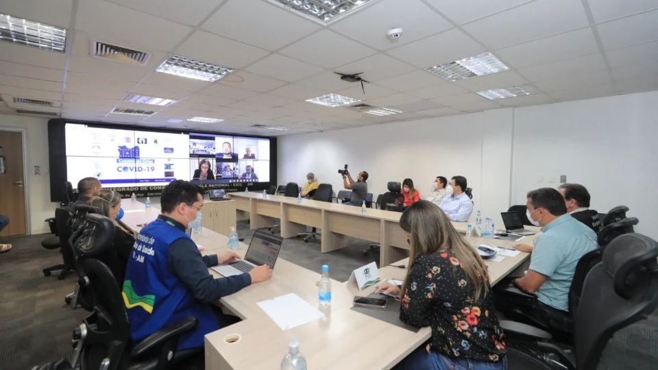 Amazonas volta à fase vermelha de transmissão da Covid-19, após aumento de casos pela ômicron