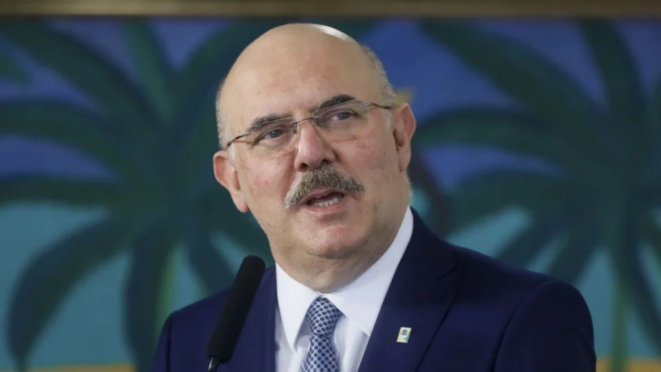 Vacina não será exigida em instituições federais de ensino, diz MEC