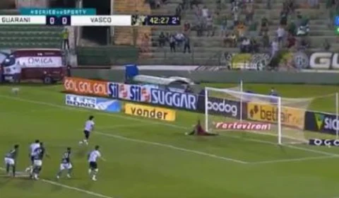 Vasco perde de  1 a 0 para o Guarani e permanece na 8ª posição da classificação da Série B do Campeonato Brasileiro