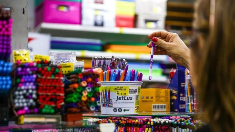 Materiais escolares podem ficar até 30% mais caros em 2022