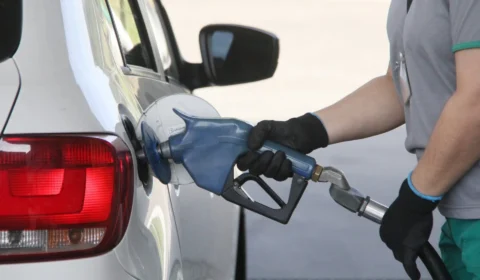 Três estados brasileiros apresentam valor do litro da gasolina acima de R$ 7, informa ANP