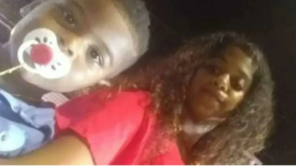 Após tomarem soda cáustica, irmãos de 3 e 13 anos morrem em Santo Amaro, na Bahia