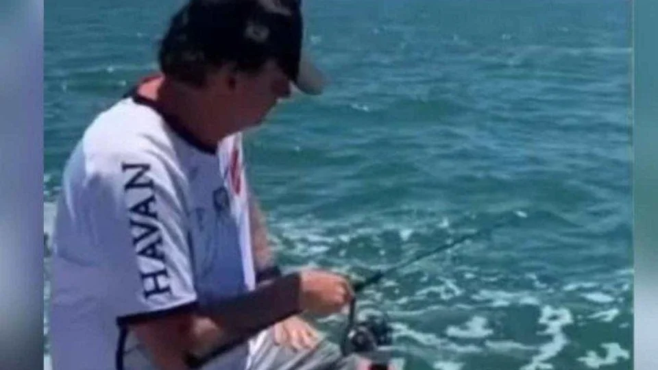 Presidente Bolsonaro é duramente criticado por tirar folga durante tragédia na Bahia