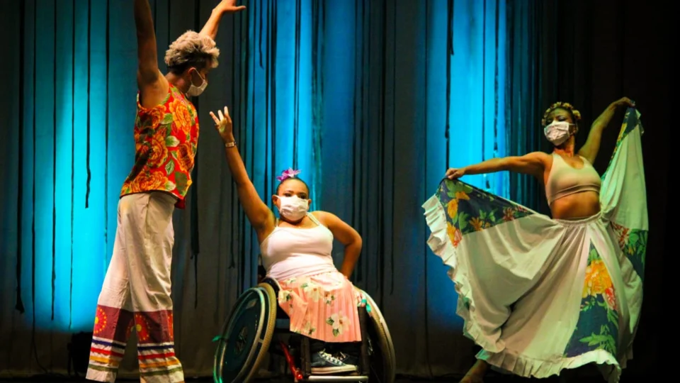 Show inclusivo para pessoas com deficiência é realizado no Teatro Amazonas; veja fotos