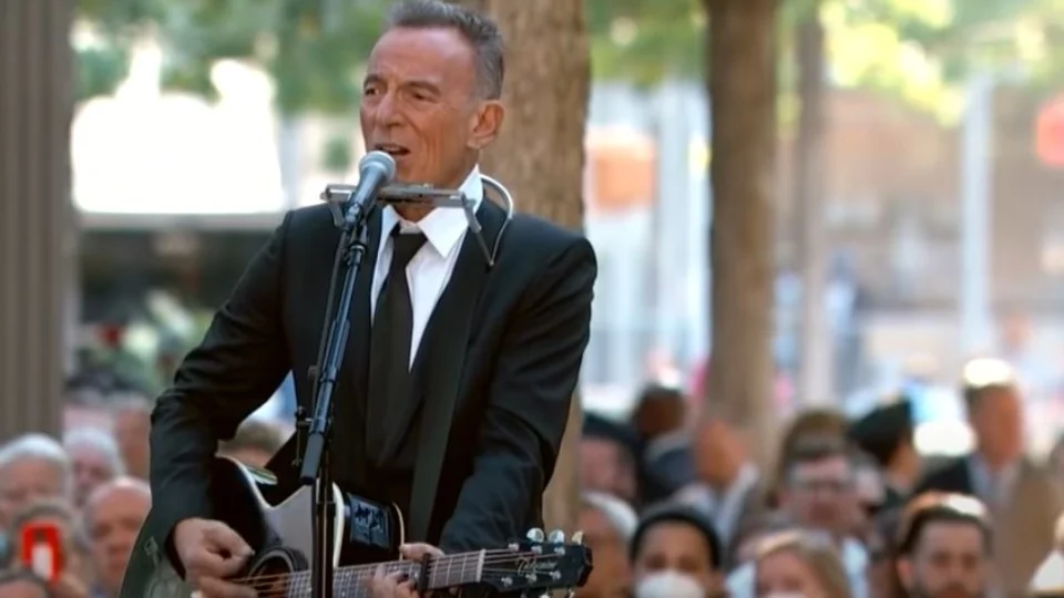 20 anos do 11 de setembro: artistas, familiares e autoridades prestam homenagens