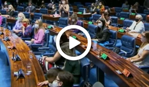 VÍDEO: cientista político explica o que impede mulheres de chegarem ao poder