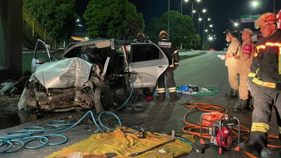 VÍDEO: três acidentes de trânsito são registrados nesta madrugada de sábado, em Manaus