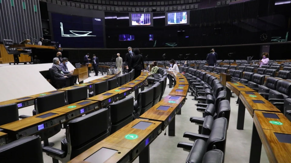 Texto-base da PEC dos Precatórios é aprovado na Câmara dos Deputados