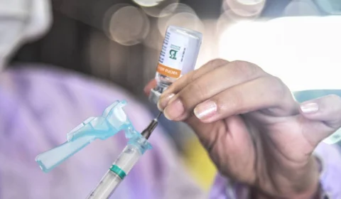 Brasil já tem 50% da população imunizada contra a Covid-19