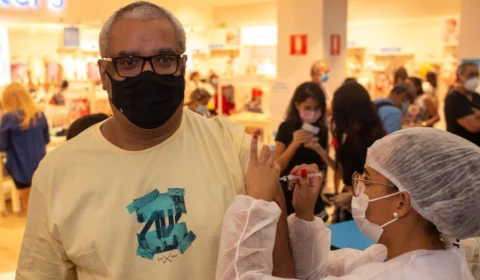 Em Manaus, mais dois shoppings terão vacinação da covid-19