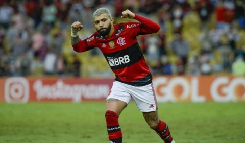 Em jogo tenso com três expulsões, Flamengo vence Bahia por 3 a 0