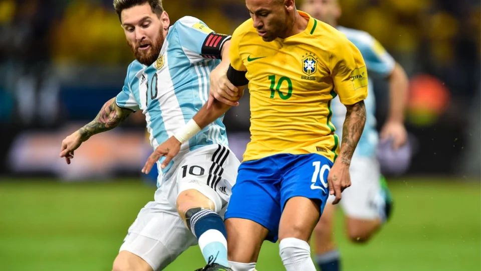 Eliminatórias Copa do Mundo: Argentina x Brasil terá 100% do público liberado em San Juan