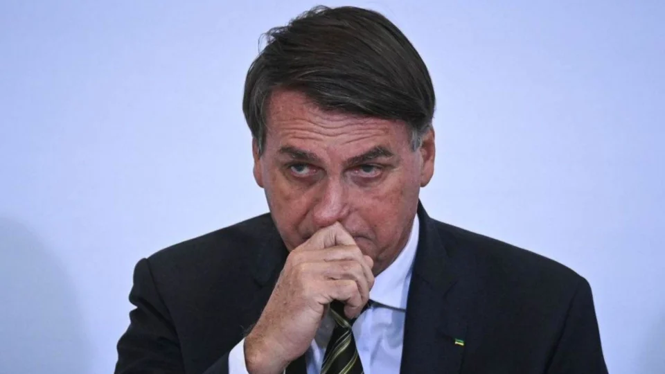 Passaporte sanitário criticado por Bolsonaro foi endossado por 2 ministérios