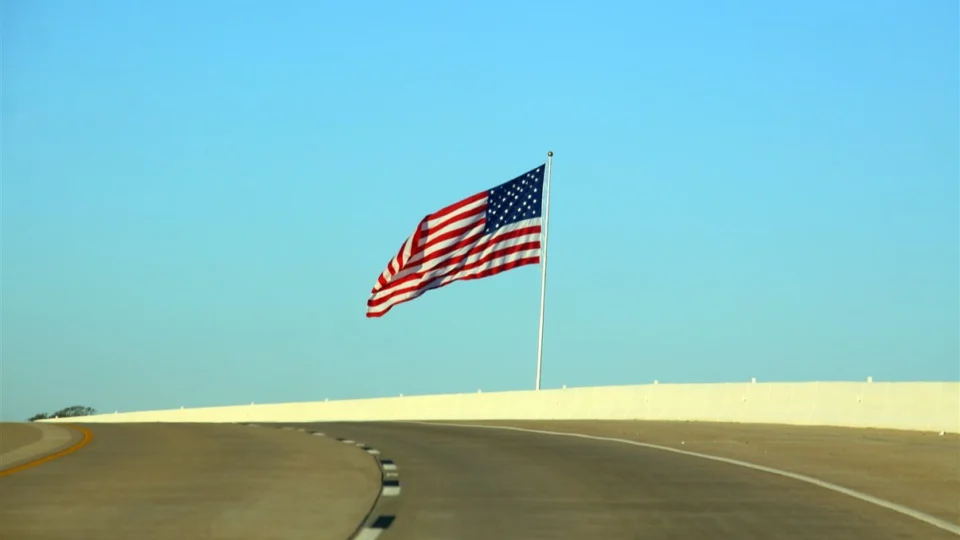 Estados Unidos abrem fronteiras para viajantes estrangeiros