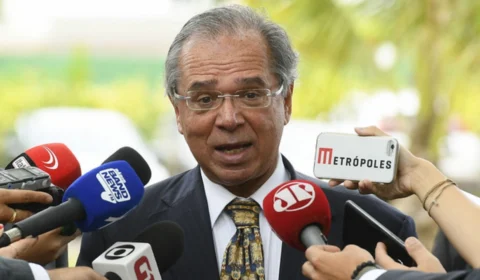 CPI da Covid envia perguntas a Guedes sobre condução da pandemia no Brasil