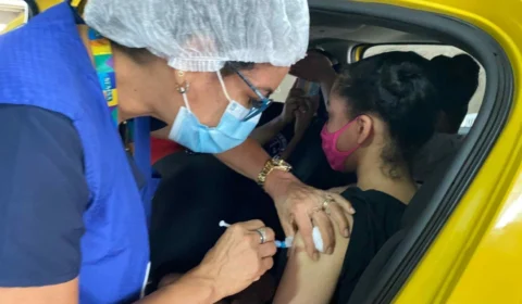 Mais de 5 mil doses foram aplicadas em três horas de mutirão, em Manaus