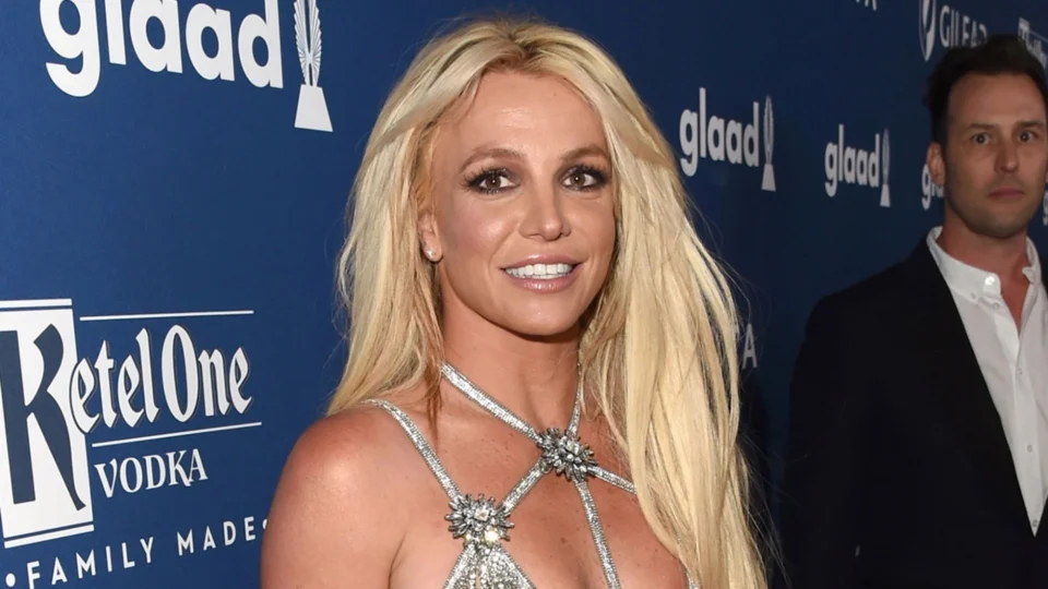 Britney Spears pode ganhar R$ 76 milhões para contar sua história em nova biografia
