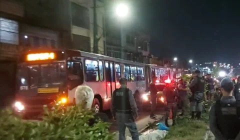 VÍDEO: Tiroteio dentro de ônibus deixa adolescente morto na Zona Leste de Manaus