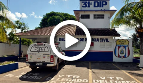 VÍDEO: por não receberem almoço e nem café da manhã, presos fazem motim na delegacia de Iranduba-AM