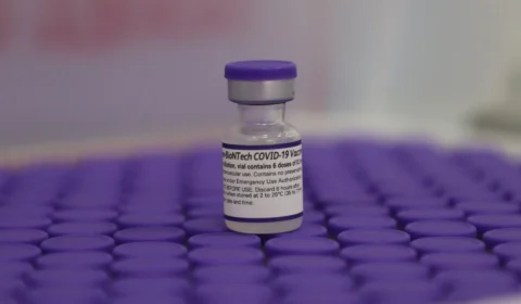 Amazonas recebe mais de 29 mil doses de vacina contra Covid-19 da Pfizer