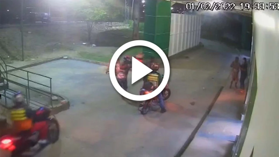 VÍDEO: dupla faz arrastão em UPA da Zona Norte de Manaus