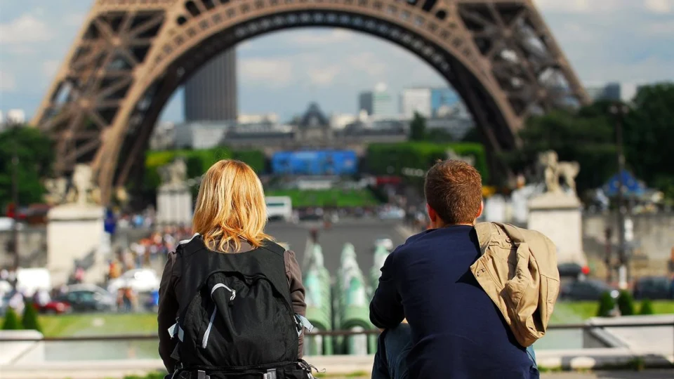 Europa cogita restrições de Natal ao ver crescimento da ômicron