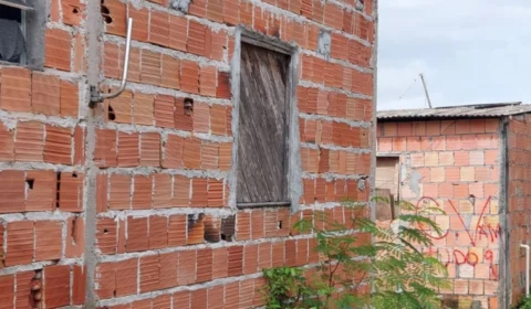 Em Manaus, homem é morto a tiros na casa da namorada