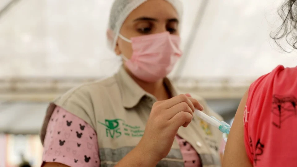Carreta ‘Vacina Amazonas’ permanece na Praça da Polícia até o dia 30