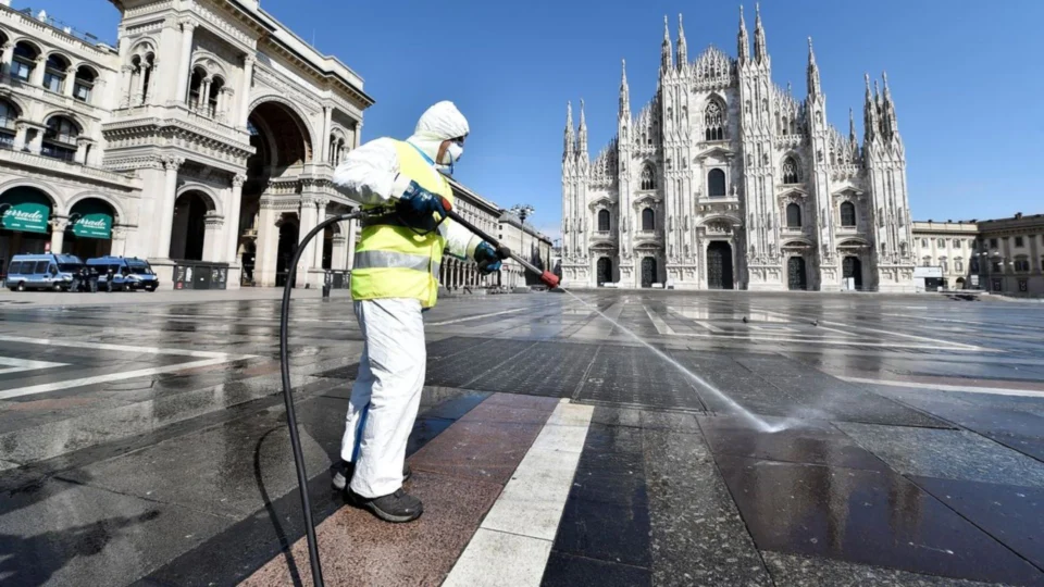 Vacina será obrigatória para trabalhadores de escolas e segurança na Itália