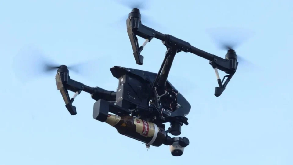Exército ucraniano desenvolve drone para lançar coquetéis molotov contra russos