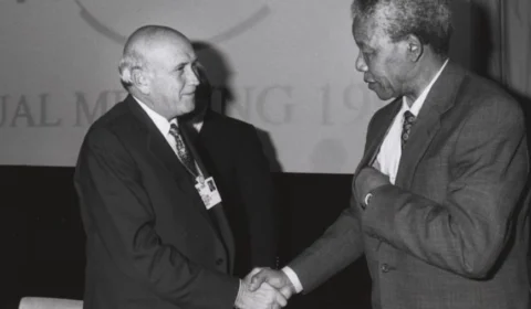 Morre aos 85 anos Frederik Willen de Klerk, ex-presidente da África do Sul e Nobel da Paz