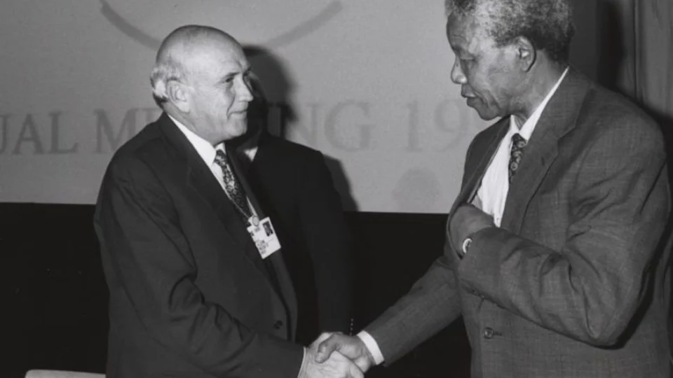 Morre aos 85 anos Frederik Willen de Klerk, ex-presidente da África do Sul e Nobel da Paz