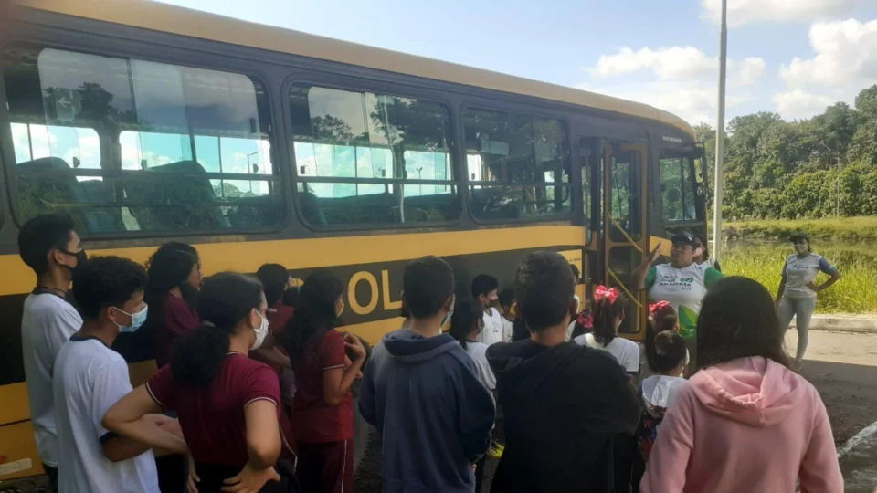 Prefeitura de Maués, no AM, pretende gastar R$ 6,3 milhões com transporte para 12 mil alunos