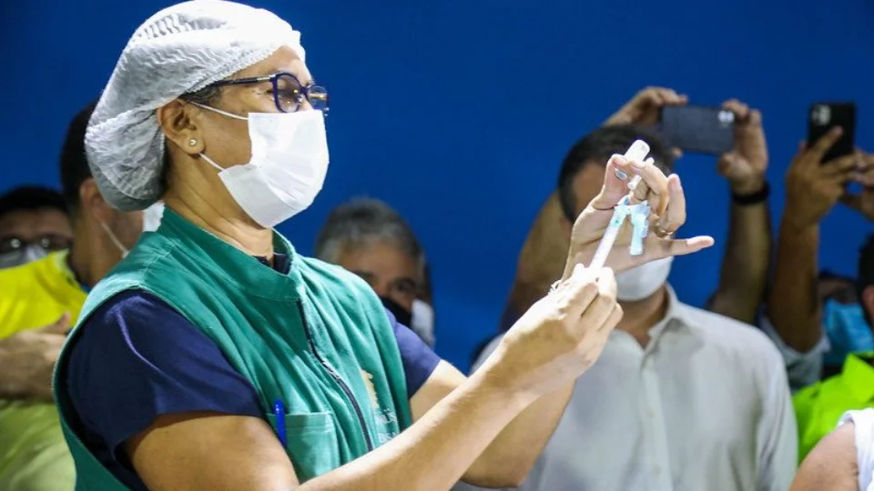 Manaus alcança a marca de 50% da população com imunização completa contra a Covid-19