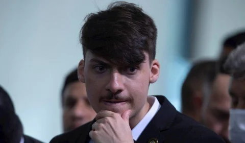 Jair Renan, filho de Bolsonaro, é intimado pela PF sobre inquérito que investiga tráfico de influência e lavagem de dinheiro