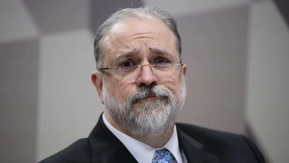 Procurador-geral da República testa positivo para Covid-19