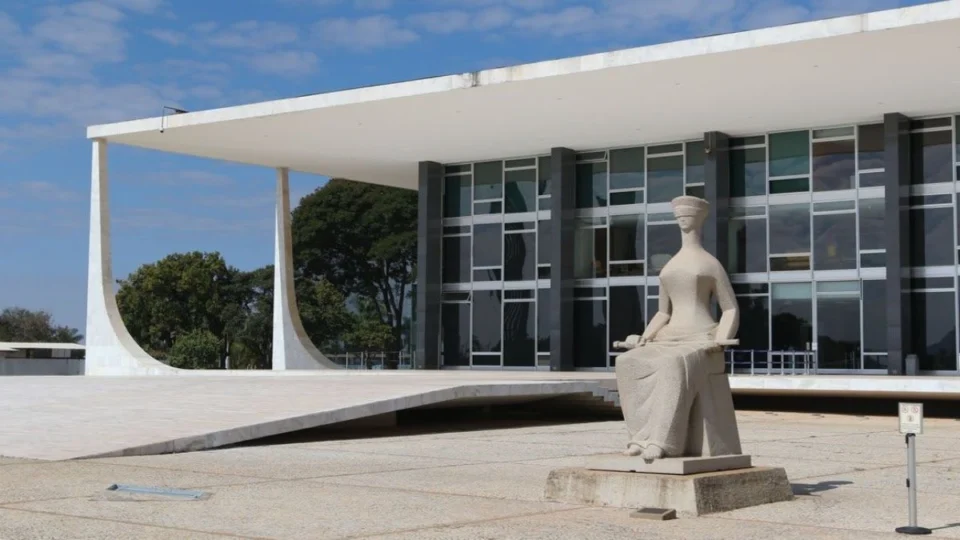 STF suspende parte de decreto que reduz proteção de cavernas