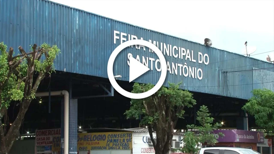 VÍDEO: feira do Santo Antônio sofre com a chuva em Manaus