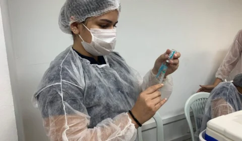 CovacManaus 2 entra na última semana de aplicação da terceira dose contra a Covid-19