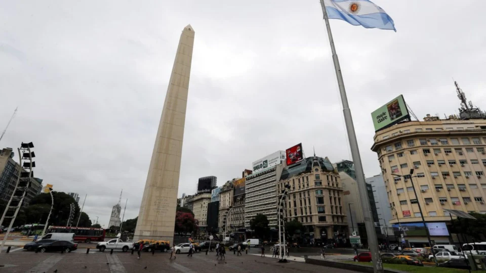 Argentina reabrirá fronteiras para viajantes de países vizinhos