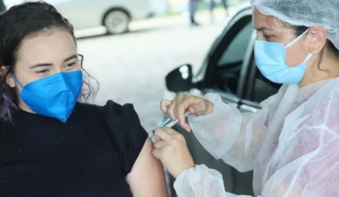 Manaus tem 51 pontos de vacinação contra Covid-19 nesta terça-feira