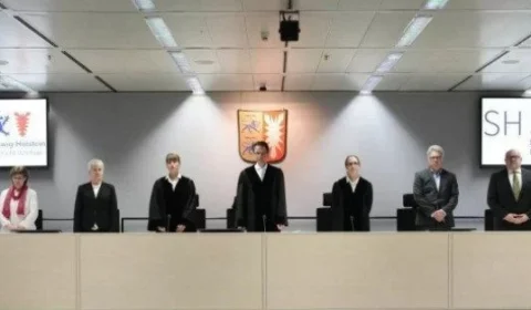 Após fugir de julgamento, ex-secretária de campo de concentração nazista  é encontrada