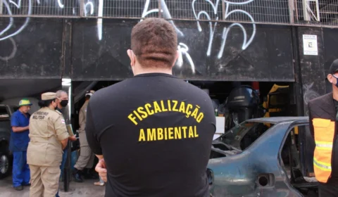 CIF interdita quatro estabelecimentos por comércio irregular de sucatas em Manaus