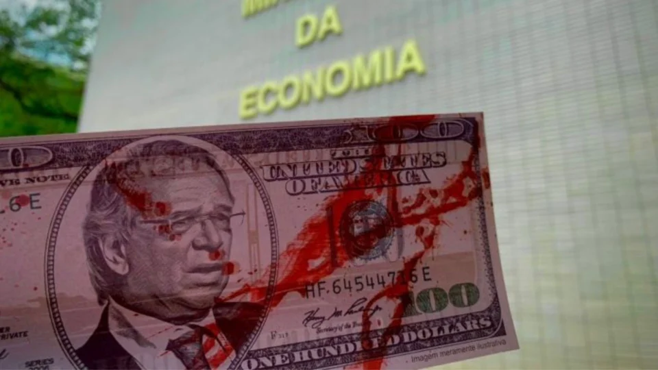 Manifestantes promovem ato contra Guedes em frente a Ministério da Economia