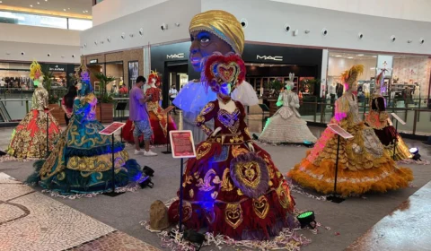 Carnaval: fantasias históricas são expostas em shopping de Manaus