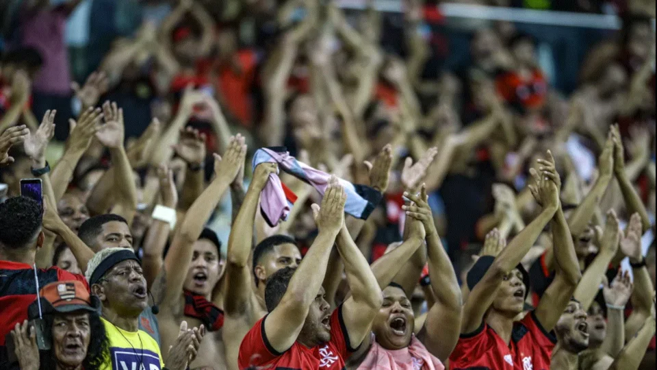 Torcedores do Flamengo esgotam ingressos para duelo com Vasco pela semifinal do Campeonato Carioca